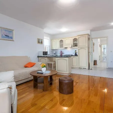 Apartment Jadro *